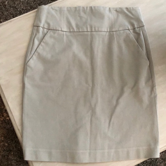 Banana Republic Dresses & Skirts - Banana Republic size 4 skirt